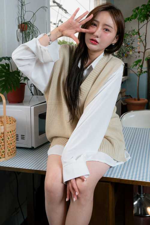 Yu 유, Muchenne Photobook &Secret Date’