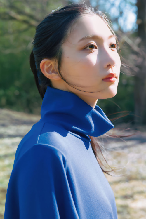 Airi Taniguchi 谷口愛季, Shonen Magazine 2025 No.18 (週刊少年マガジン 2025年18号)