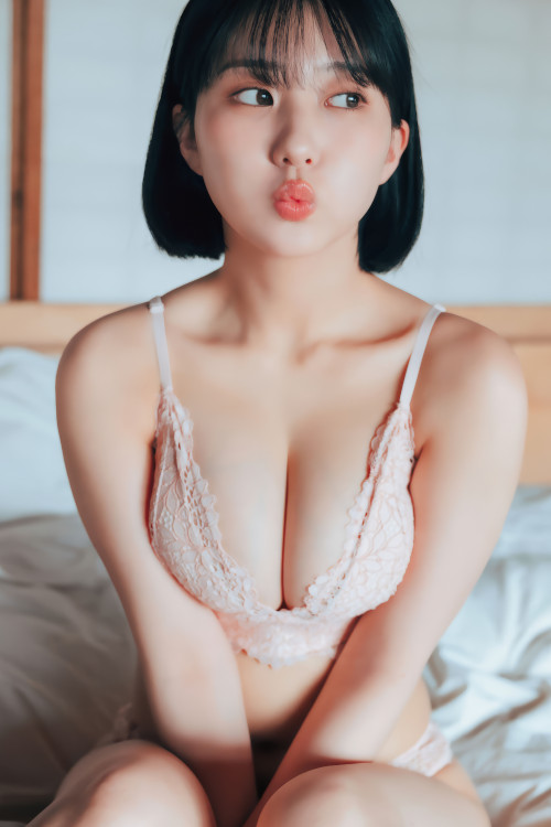 Miku Tanaka 田中美久, Shonen Magazine 2025 No.24 (週刊少年マガジン 2025年24号)