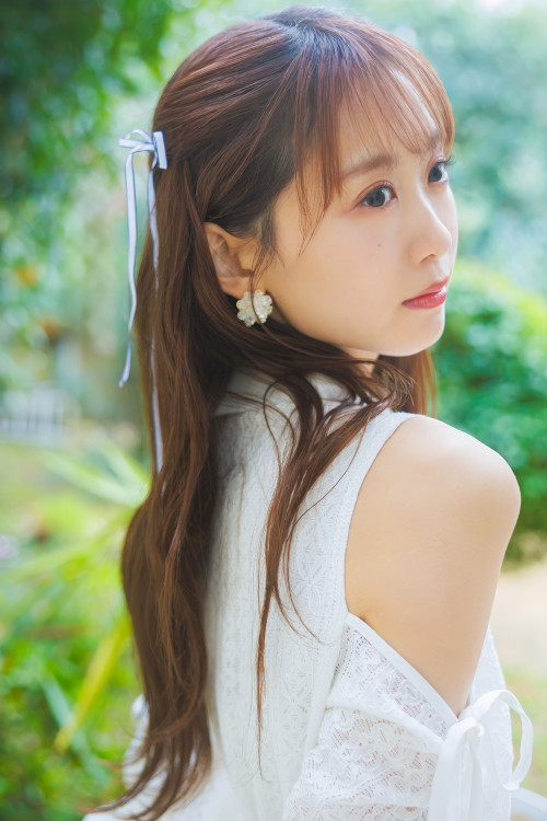 Yu Serizawa 芹澤優, デジタルPHOTOBOOK [bloom] Set.01